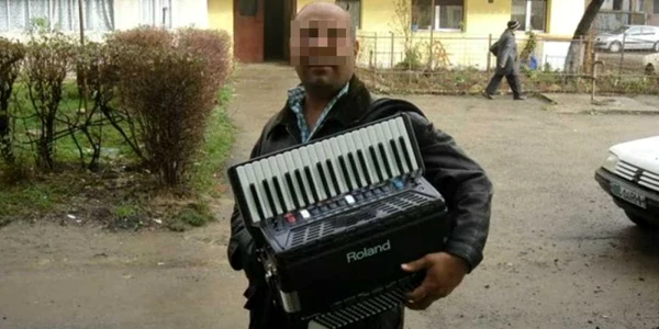 Lăutarul a rămas fără acordeon