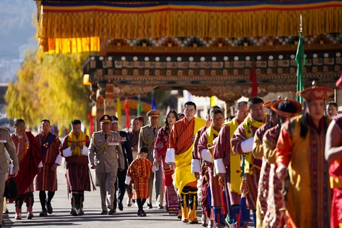 Regina Jetsun Pema cu Prințul Ugyen Wangchuck și Regele Jigme Khesar Namgyel Wangchuck de Ziua Națională a statului Bhutan. FOTO: Casa Regală din Bhutan