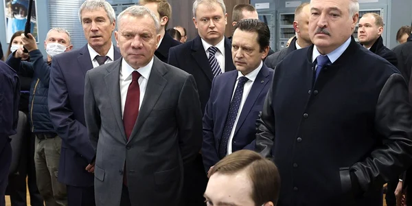 Lukașenko și directorul roscomos Iuri Borisov foto EPA EFE jpg