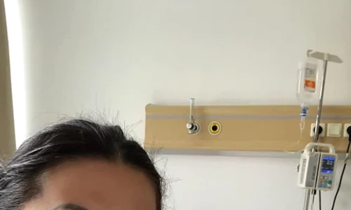 1 gabriela cristea a ajuns la spital cu fetita cea mica jpg jpeg