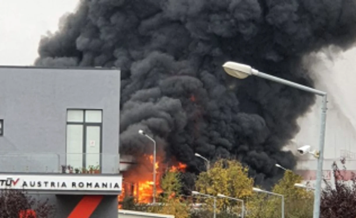 Incendiu la Rafinăria Lukoil FOTO zdp.ro