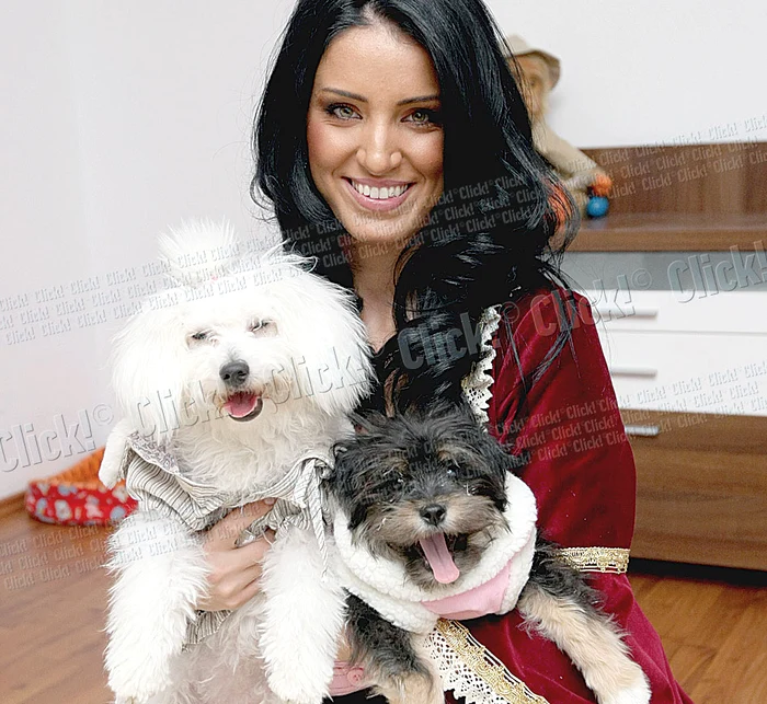 Adelina, geantă de 1.500 € pentru căţei