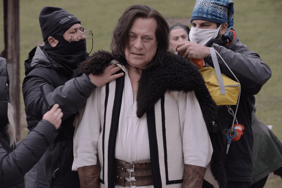  Marius Bodochi este bărbatul-lup din filmul “Capra cu trei iezi”