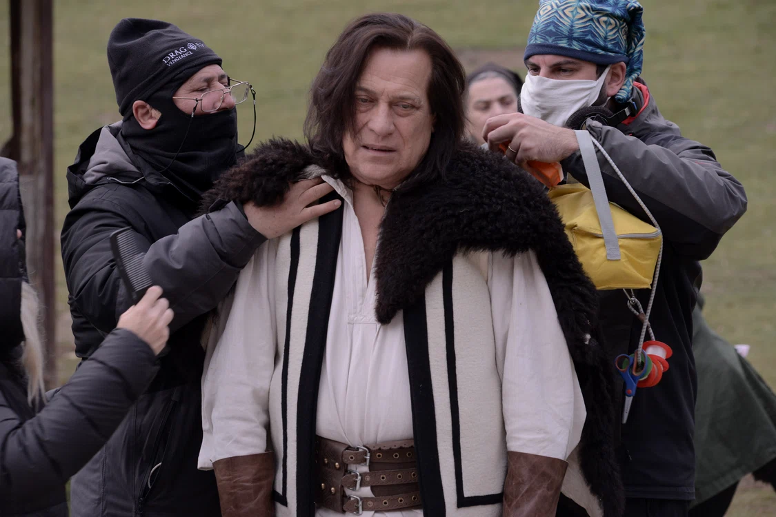Marius Bodochi in rolul barbatului lup din filmul Capra cu trei iezi Sursa foto Transilvania Film