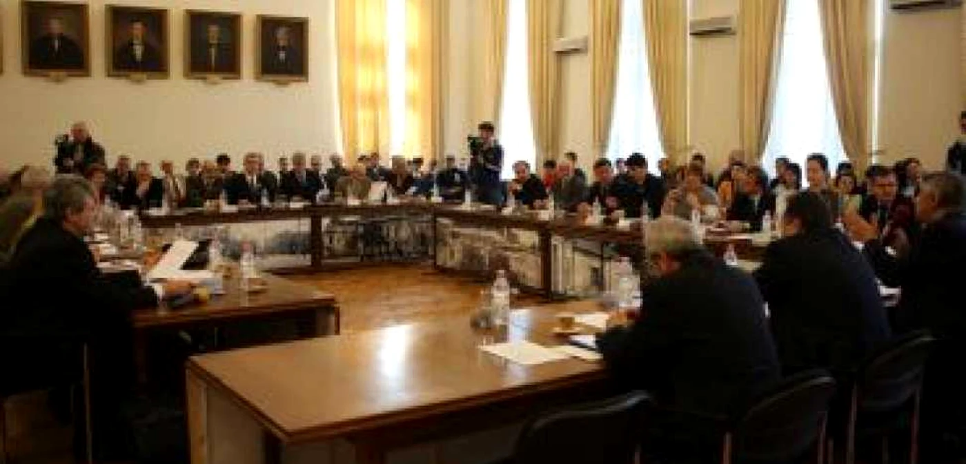 Iaşi: Consilierii locali au sumplimentat sumele pentru reabilitarea liniilor de tramvai