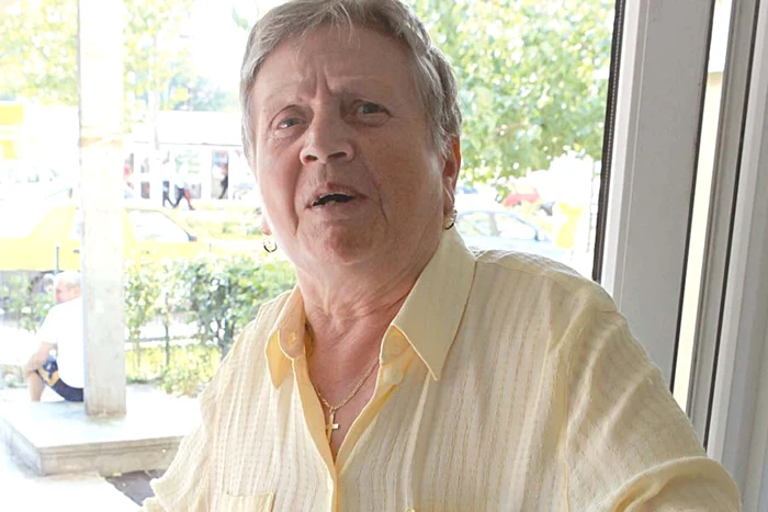 Blocul de Bd Iuliu Maniu are o pictură pe faţadă, dar şi în interior sunt mai multe tablouri