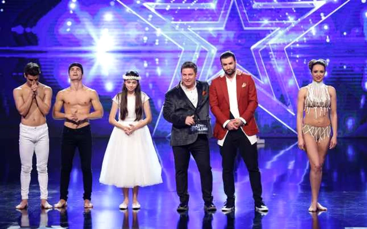 Fraţii Adrian, Laura Bretan şi Nadia Buduruşi, alături de Pavel Bartoş şi Smiley, în finala Românii au talent FOTO Pro TV