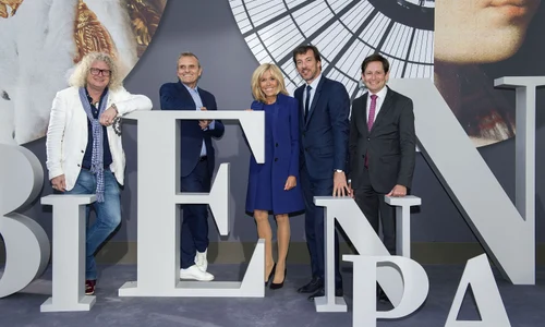 La première dame Brigitte Macron visite la 30ème Biennale de Paris au Grand Palais jpeg