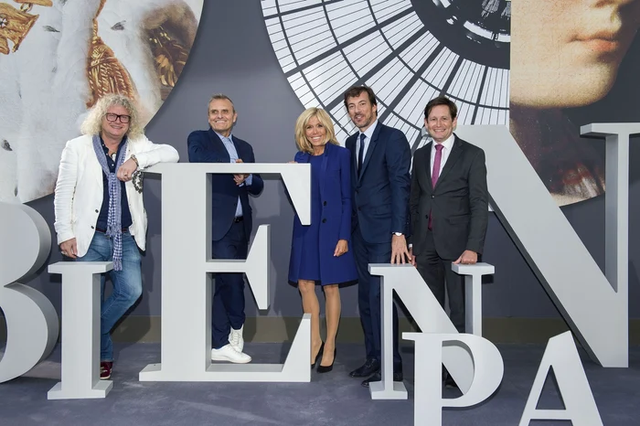La première dame Brigitte Macron visite la 30ème Biennale de Paris au Grand Palais jpeg