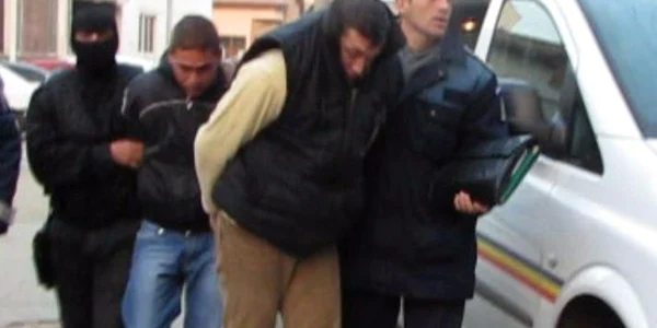 Cei doi bărbaţi au fost arestaţi preventiv