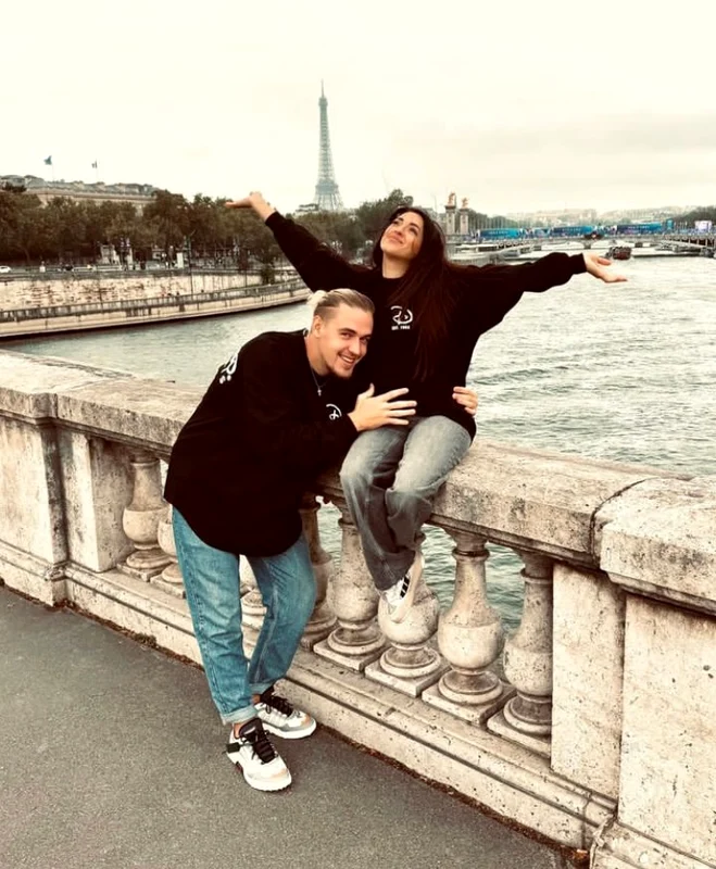 Larisa Iordache și soțul ei, Cristian Chiriță, vor deveni părinți Foto: Instagram 