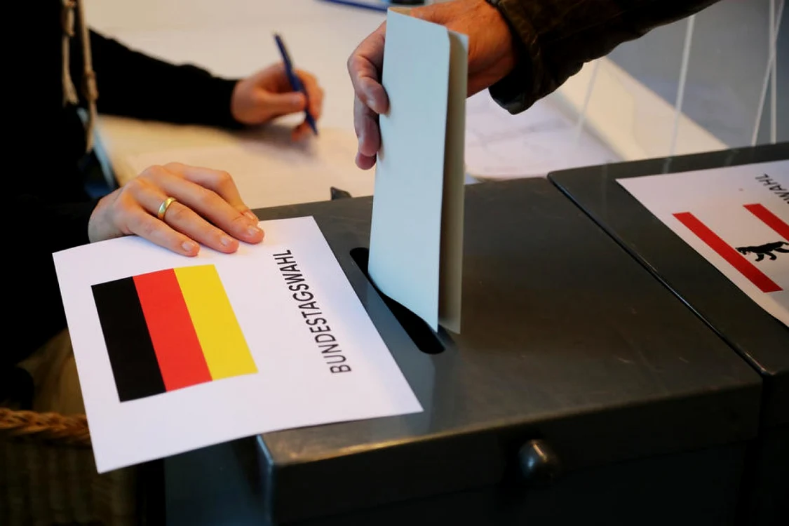 Germanii îşi aleg parlamentarii, dar şi viitorul cancelar. FOTO EPA