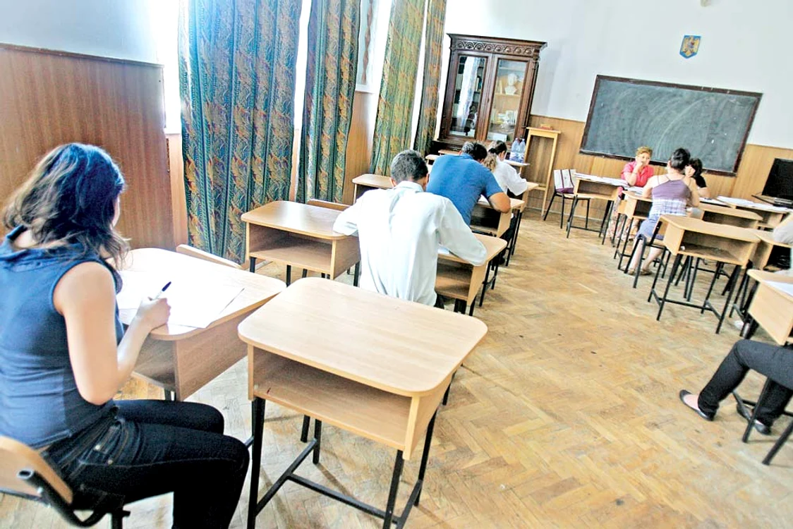 
    Sălile în care se ţin meditaţiile sunt aproape goale  