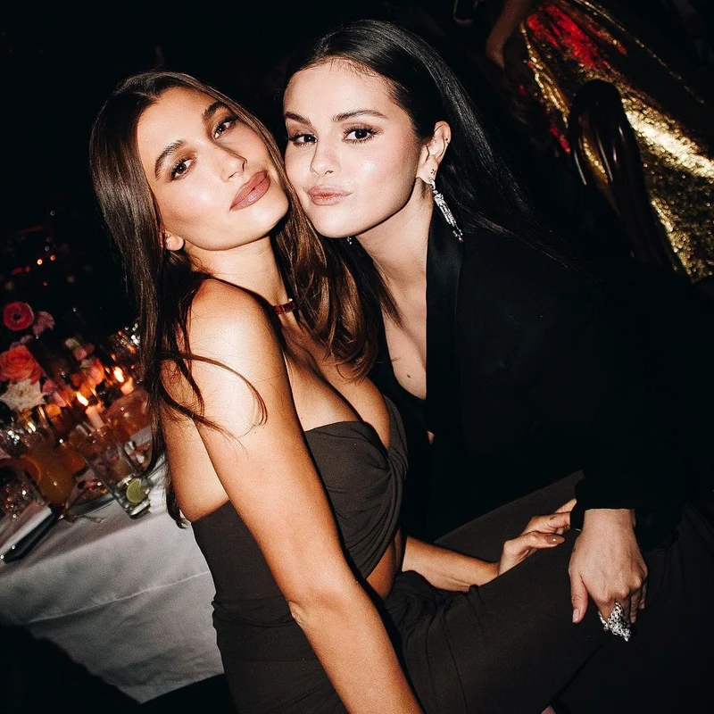 Hailey Baldwin și Selena Gomez au făcut pace  sursa FOTO Tyrell Hampton /Instagram