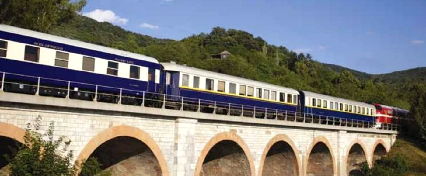 
    Trenul se va opri în Sighișoara și Brașov (foto: danube-express.com)  