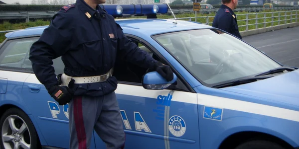 politie Italia FOTO Robertoravello.it