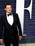 Orlando Bloom la un pas sa ramana in scaun cu rotile  Sursa foto Shutterstock 1326162221 jpg