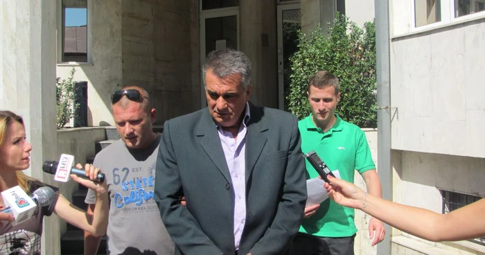 Ion Feraru a plecat cu cătușe la mâini de la sediul Parchetului 