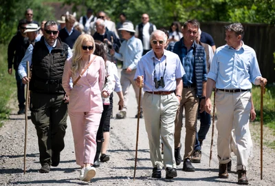 Regele Charles la plimbare în Valea Zălanului 3 iunie 2023 FOTO AFP (2) jpg
