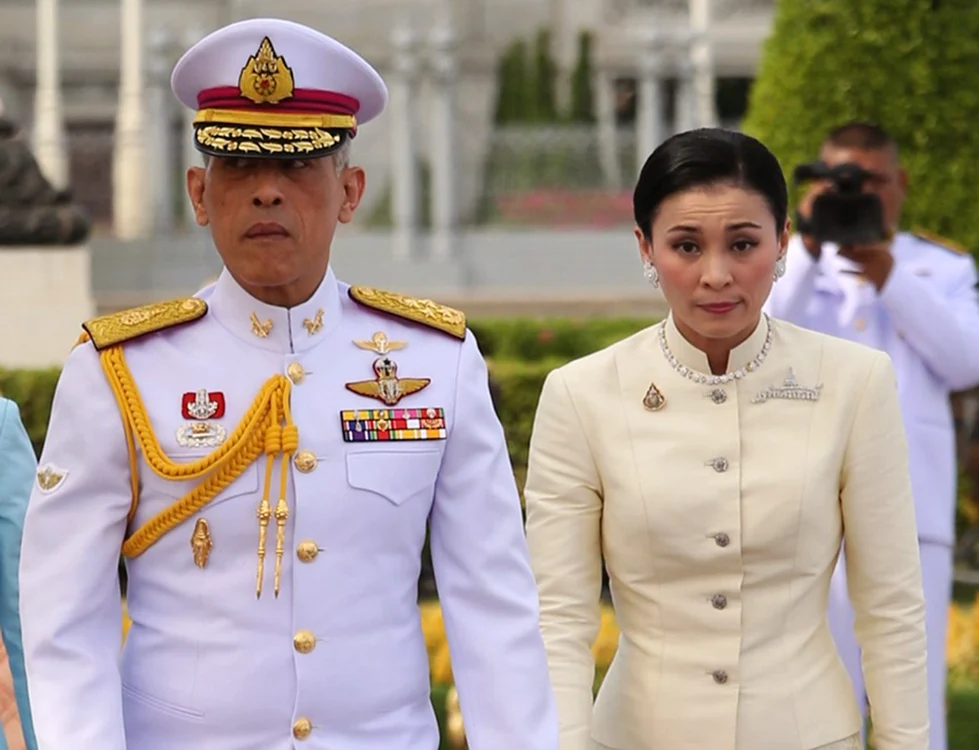 Regele Rama al X-lea şi regina Suthida FOTO EPA-EFE