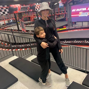 2 elena basescu si traian jr la pista de karting 8 jpg jpeg