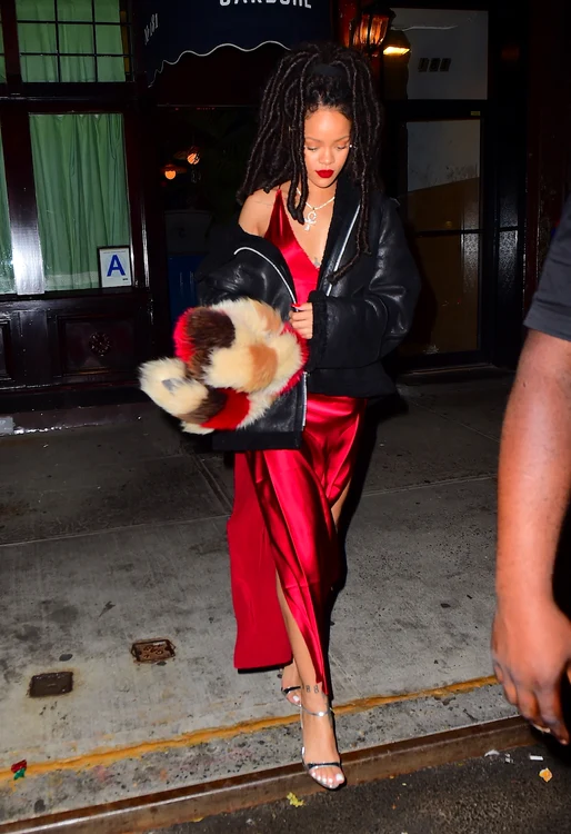 Artista din Barbados a adoptat stilul afro şi şi-a făcut codiţe rasta uriaşe