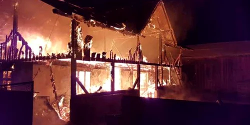 Incendiu Mihoveni. FOTO ISU Suceava