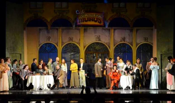 Scenă din opera La Boheme Foto: Teatrul Naţional de Operă şi Operetă ”Nae Leonard”