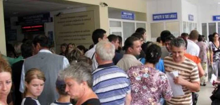 Iaşi: Regiunea pe scurt/ Aglomeraţie la Paşapoarte