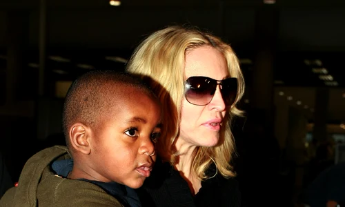 Madonna and Kids Arrive at LAX! 1/1 jpeg