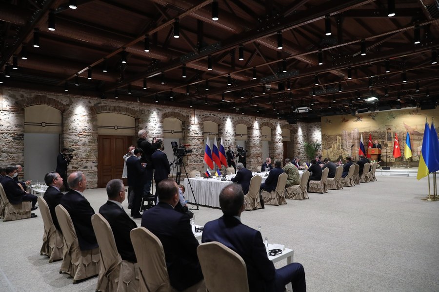 Cum au eșuat negocierile de pace între Rusia și Ucraina. Detalii inedite despre diplomația primelor luni de război
