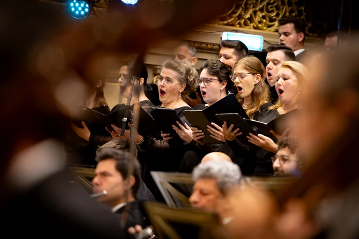 Orchestra și corul Filarmonicii de Stat „Transilvania”
