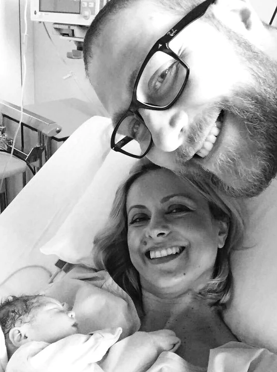 Simona Gherghe şi-a scos mai multe papiloame de pe gât