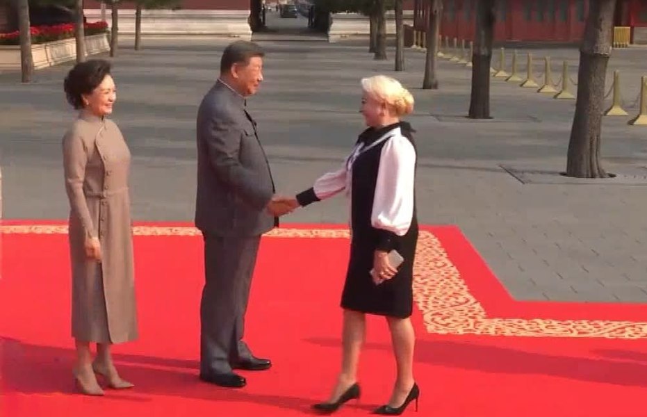 Dăncilă oferă explicaţii după ce a fost la parada de la Beijing. „Nu am vorbit cu nimeni”