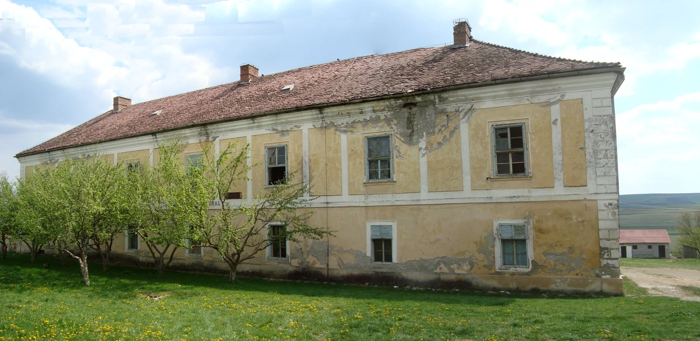Palatul din Urmeniş jpeg