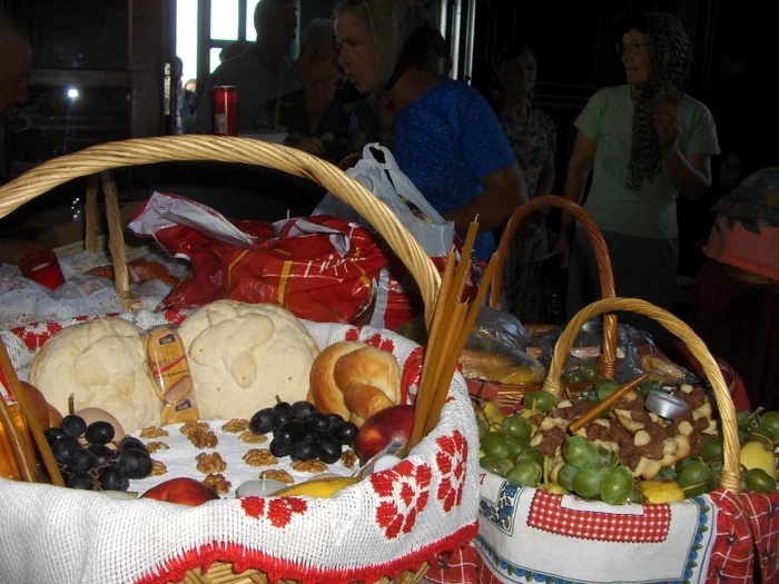 Moşii de iarnă se comemorează în ultima sâmbătă dinaintea săptămânii brânzei