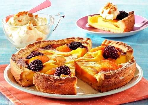 tarta cu piersici si mure jpeg