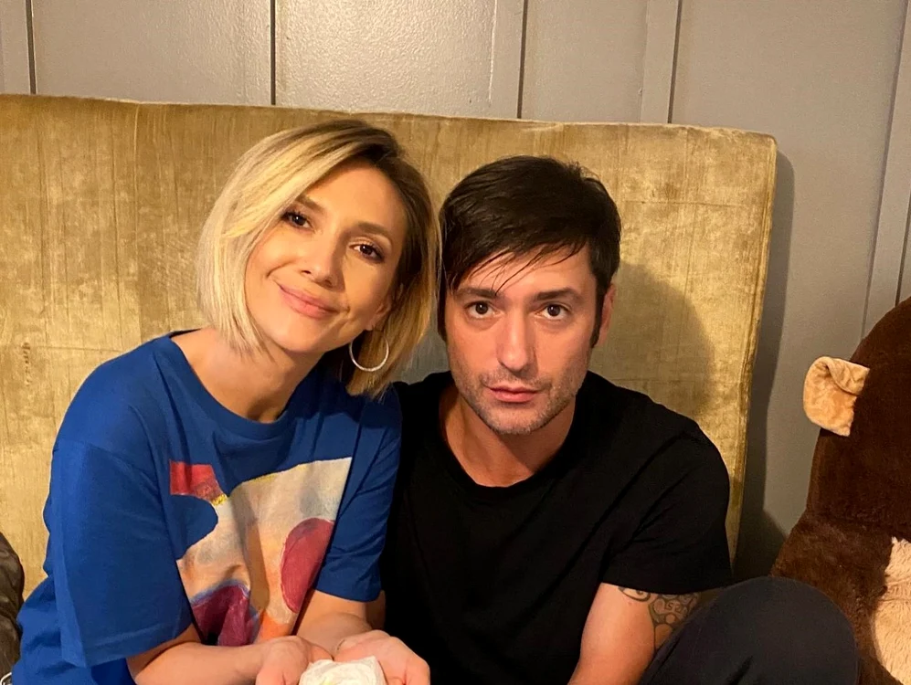 Adela popescu şi Radu Vâlcan vor fi părinţi pentru a treia oară