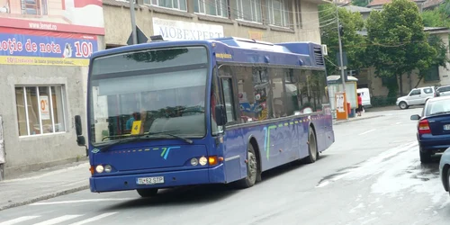 Trei persoane din autobuz au fost rănite uşor (arhivă)
