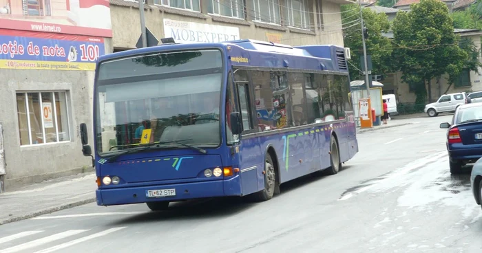 Trei persoane din autobuz au fost rănite uşor (arhivă)