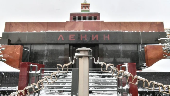 Mausoleul lui Lenin deschis în Piaţa Roşie din Moscova. Foto: Profimedia Images