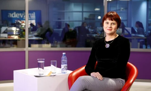 Muzica clasică, fără frac şi papion interviu cu Cristina COMANDAŞU jpeg