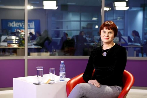 Muzica clasică, fără frac şi papion   interviu cu Cristina COMANDAŞU jpeg