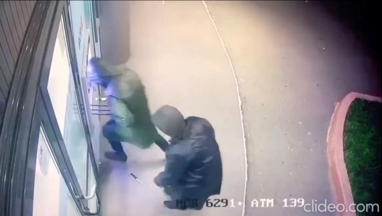 Hoţii au fugit cu banii şi nu au fost prinşi
