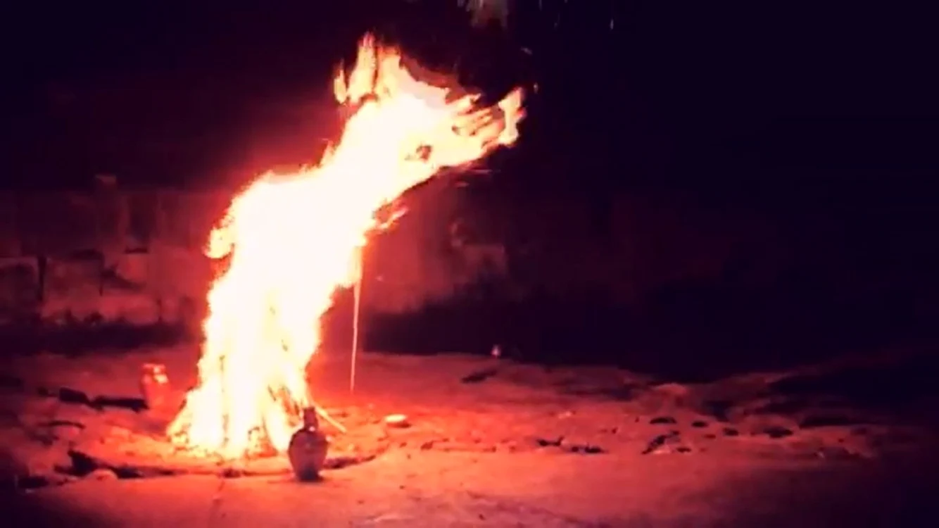 Soarele de andezit, incendiat într-una din nopţi, Sursa: IPJ Hunedoara.