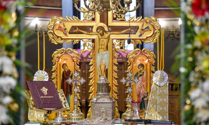 Altar de biserică FOTO: Arhiva Adevărul