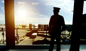 Pilot avion aeroport FOTO Shutterstock jpg