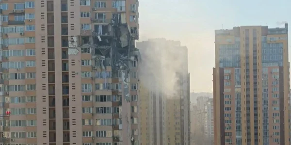 Bloc lovit de o racheta FOTO Twitter Kuleba