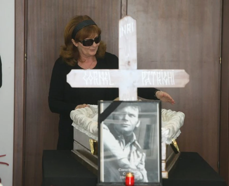 Cornelia Patriche a stat la căpătâiul soţului ei cât timp acesta s-a aflat la Teatrul "Constantin Tănase"