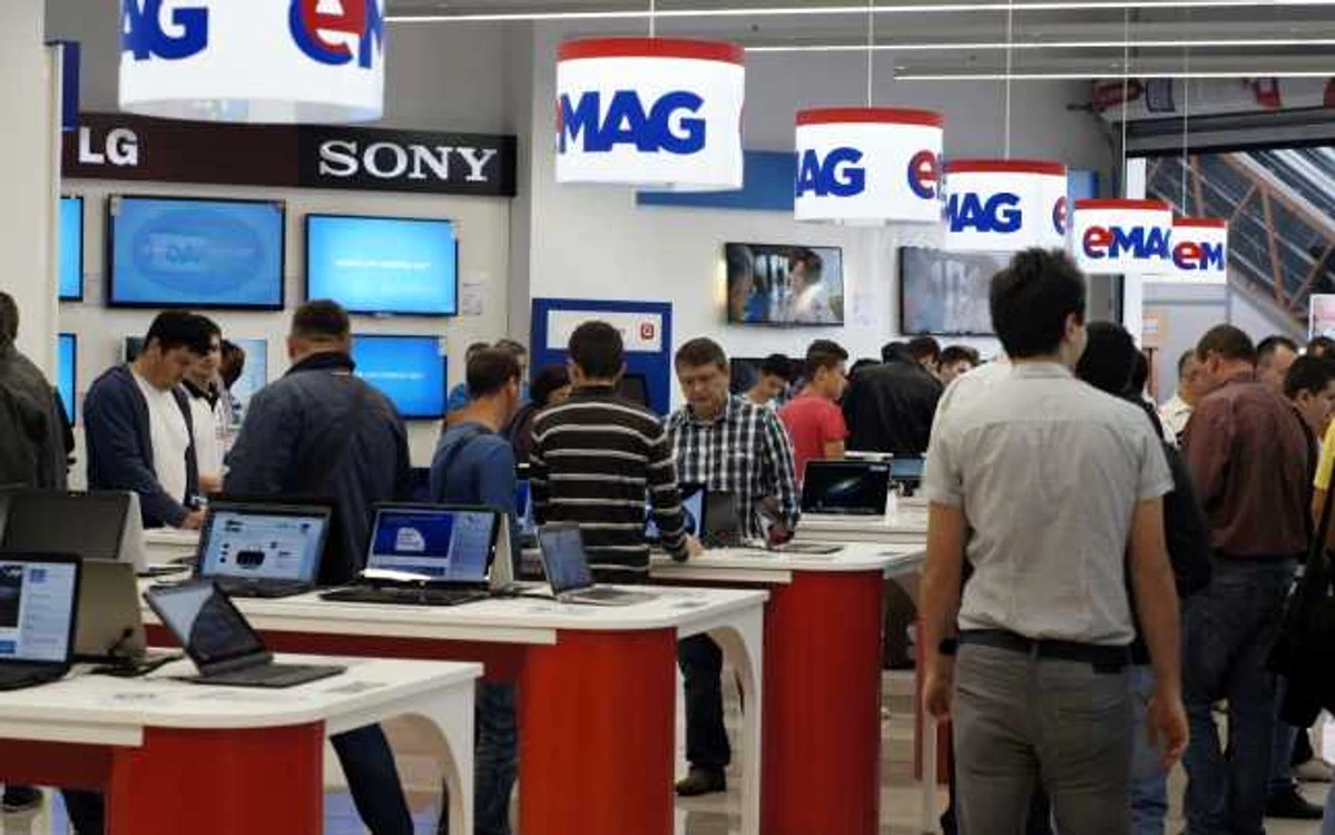eMAG, cel mai mare retailer online din România, a înregistrat anul trecut în România un rulaj de 353 de milioane de euro, vânzările proprii plus cele generate de partenerii din marketplace FOTO eMAG